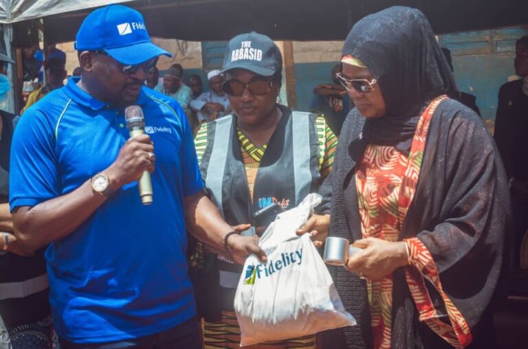 Fidelity Bank Distributes Food Packs To 1,500 Mokwa Residents Affected By Flood